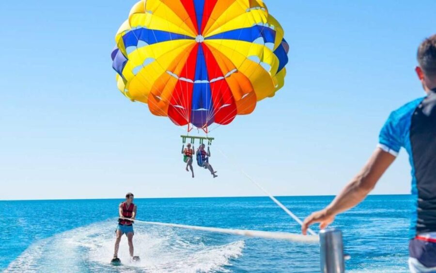 Sharm El Sheikh: Parasailing and Speedboat Snorkeling Trip