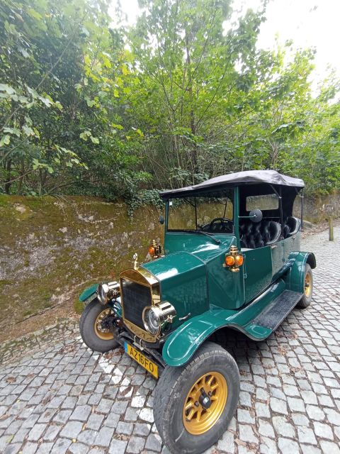 Sintra: 2 Hours Guided Sightseeing Tour by Vintage Tuk/Buggy