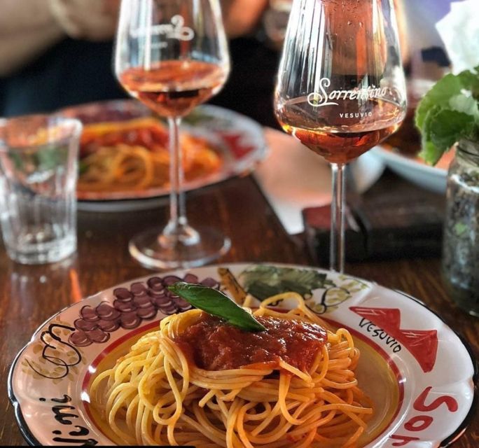 Sorrento:Pompeii and Vesuvius Day Trip With Entry and Lunch