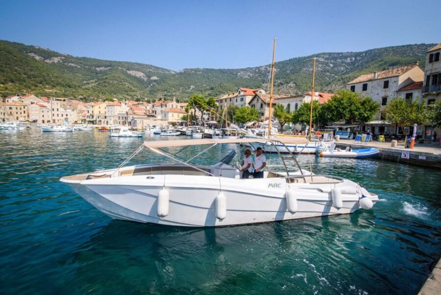 Speedboat Transfer From Hvar Town to Split Airport