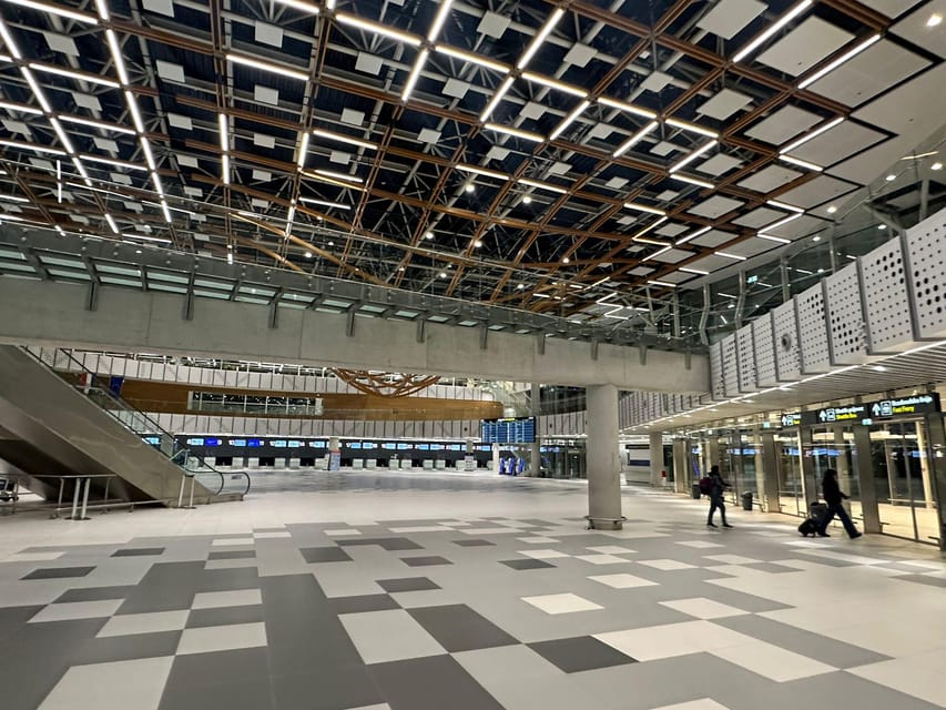 Split Airport: Private Transfer to Novalja