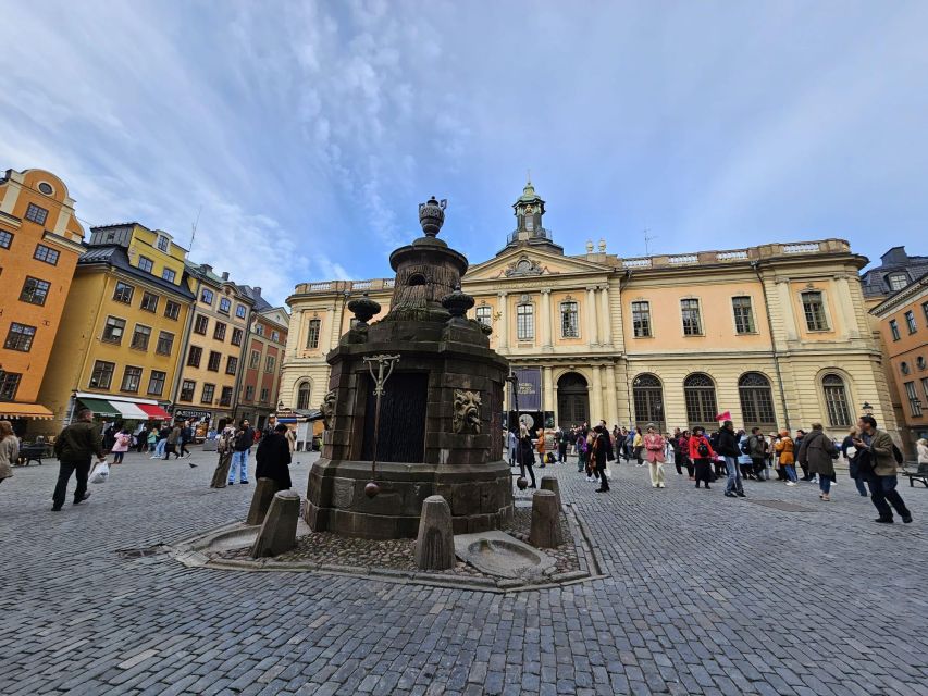 Stockholm: Gamla Stan Secrets and Old Town Walking Tour