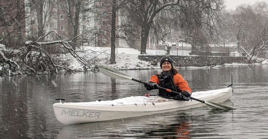 Stockholm: Winter Kayaking Tour With Optional Sauna Time