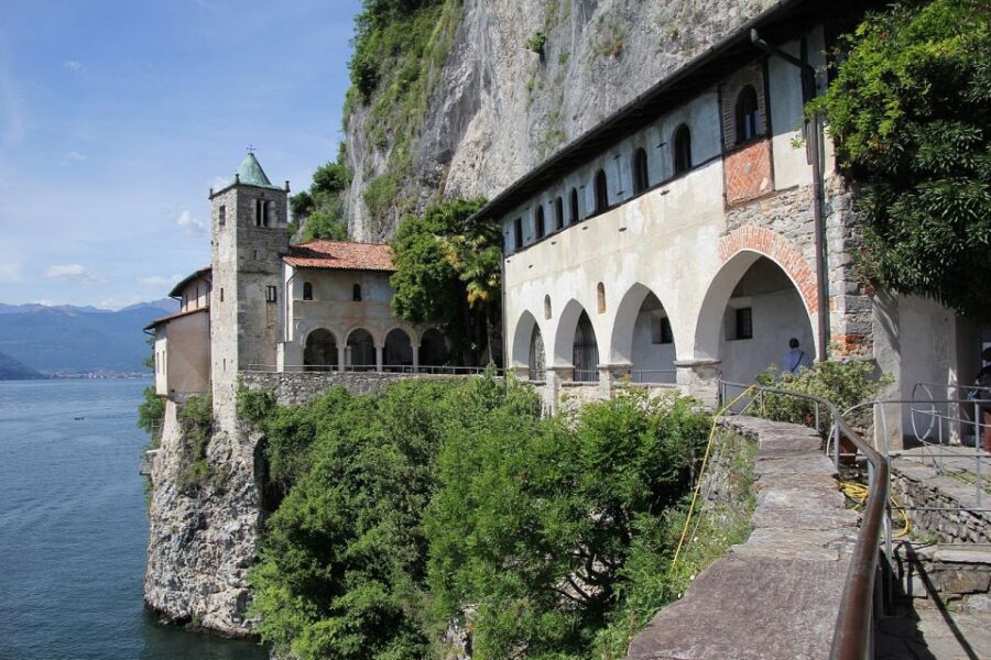 Stresa: Private Cruise to Santa Caterina Del Sasso