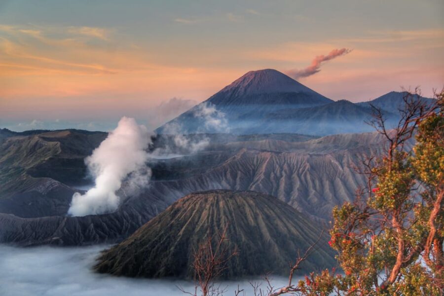 Surabaya: Mount Bromo Sunrise 1-Day Group Tour