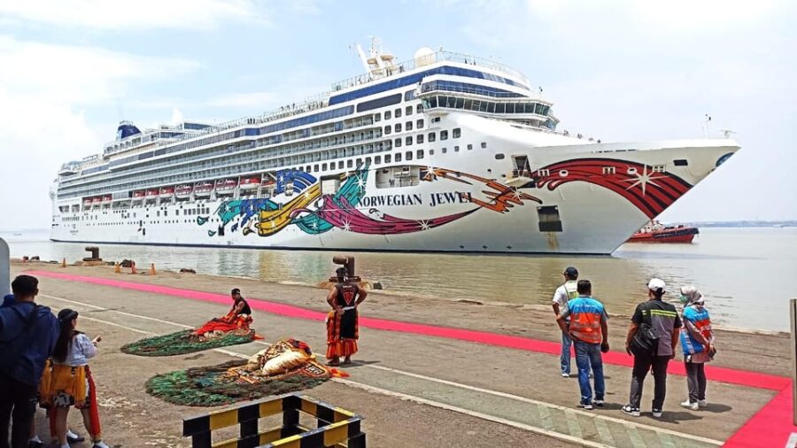 Surabaya Trowulan Historical Temple Tours From Surabaya Port