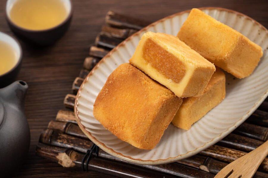 Sweets to Streets: Taipei Adventure With 🍍 Cake DIY