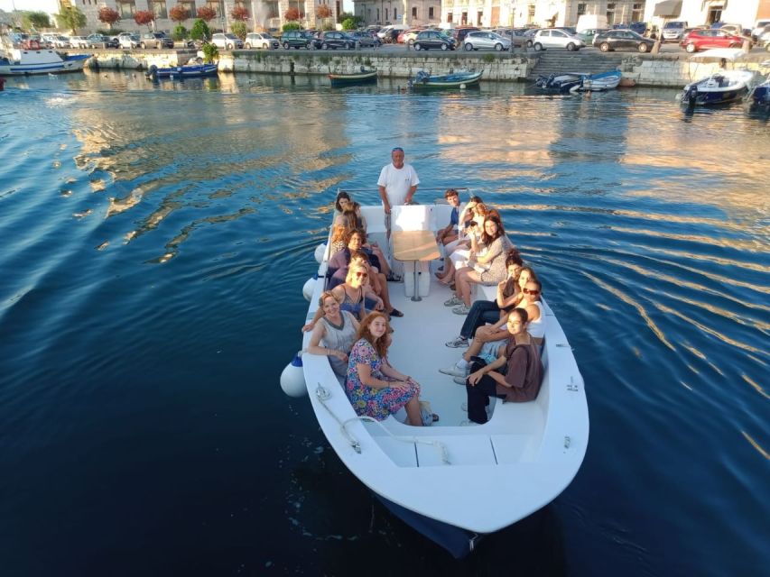 Syracuse: Ortigia Island & Sea Caves Boat Trip With Prosecco