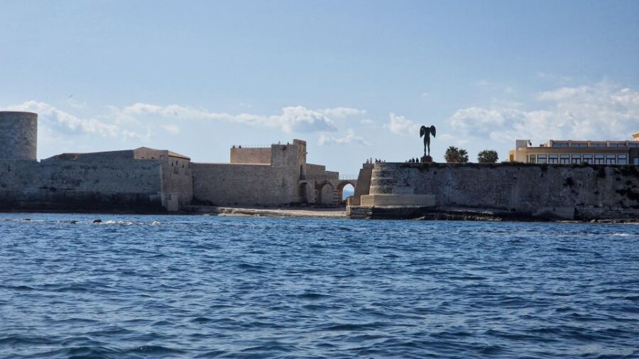 Syracuse: Ortigia + Sea Caves + Pillirina + Fishing Experience