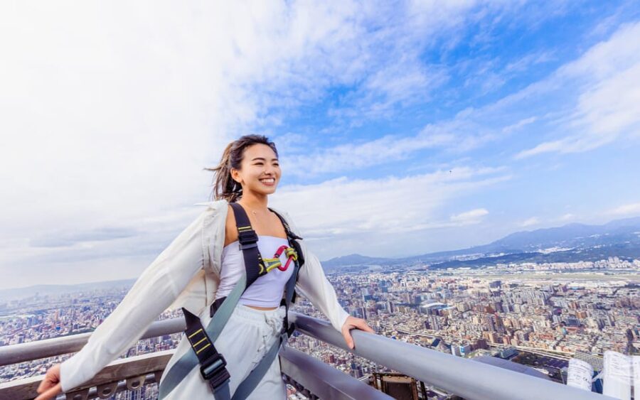 Taipei 101 Skyline 460 Cloud Walk