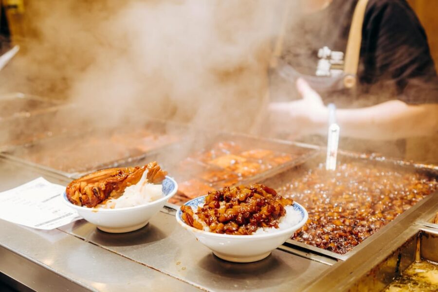 Taipei: Historic Night Market Food Tour With Tastings