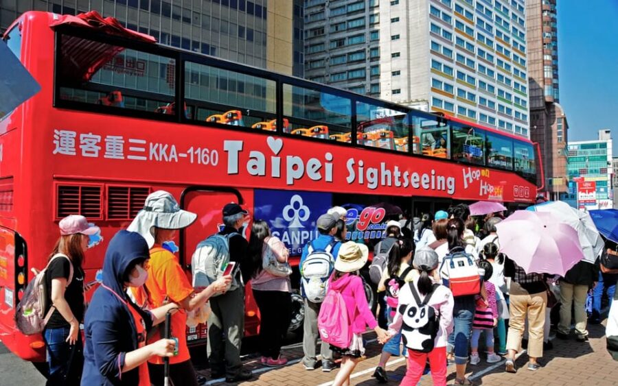 Taipei: Hop-On Hop-Off Sightseeing Bus With Audio Guide - Activity Overview