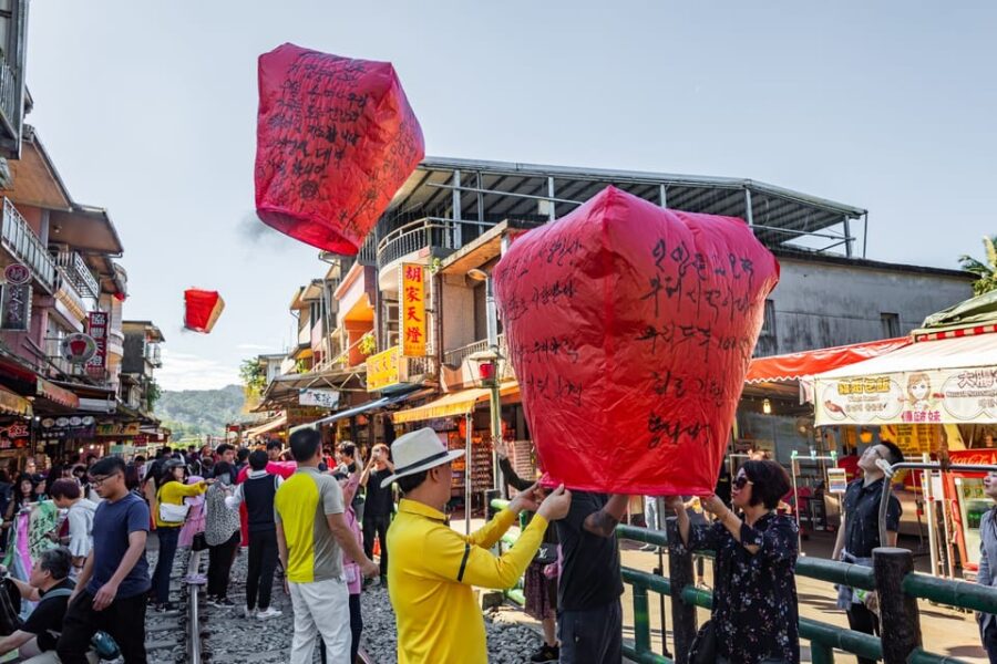 Taipei: Jiufen Night View and Shifen Day Tour - Tour Overview