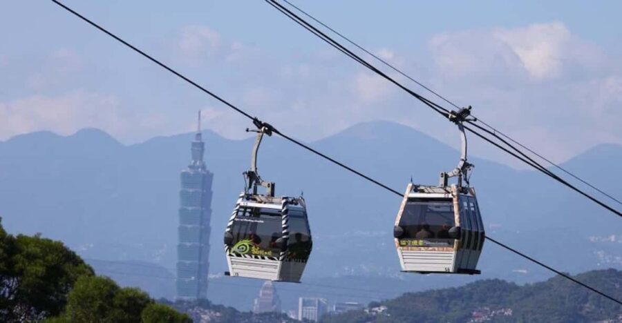 Taipei: Maokong Cable Car & Taipei Zoo or Taiwan Tea Combo