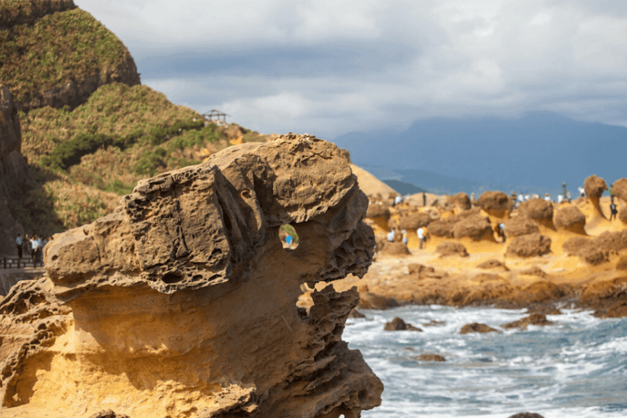 Taiwan Airport: Taipei City or Northern Taiwan Private Tour