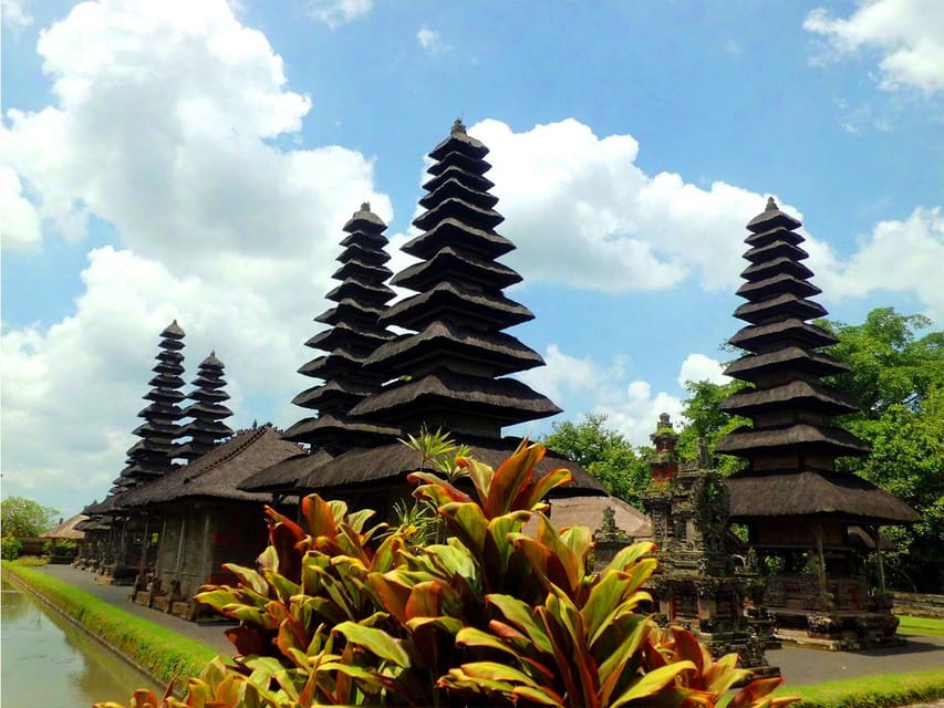 Tanah Lot : Lovely Sunset & Taman Ayun Temple / Private Tour