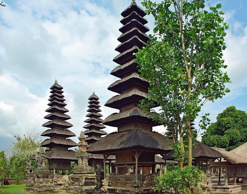 Tanah Lot Temple With Ubud Tour and Watching the Kecak Dance
