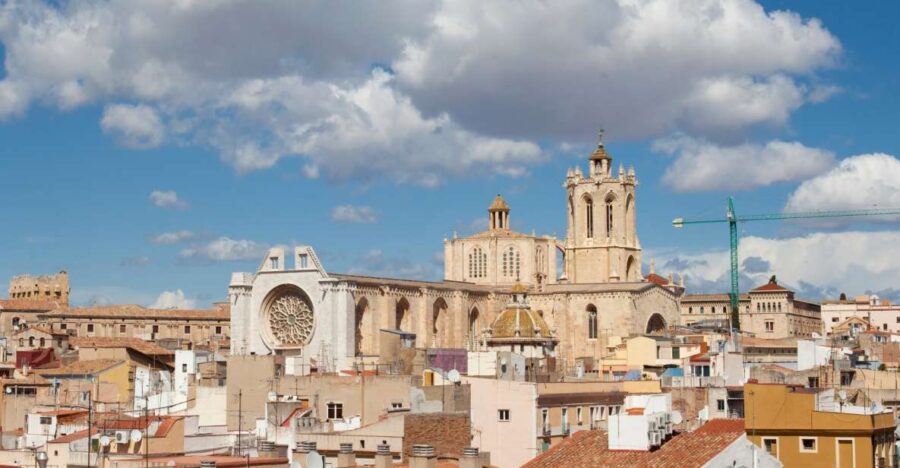 Tarragona: City Exploration Game and Tour
