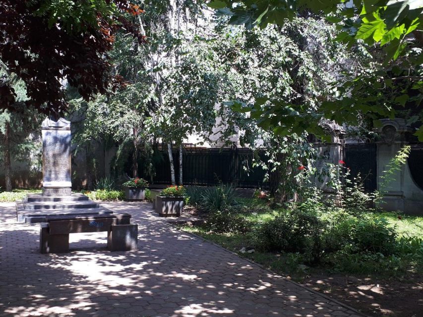 The Secret Bucharest – Half Day Walking Tour