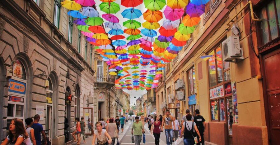 Timișoara: Best Introductory City Tour With a Local