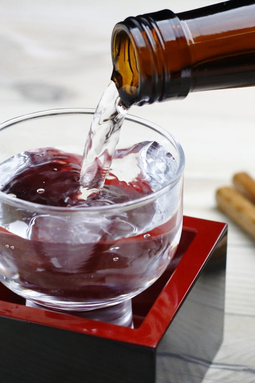 Tokyo Shinjuku: Sake Tasting Experience With Snacks