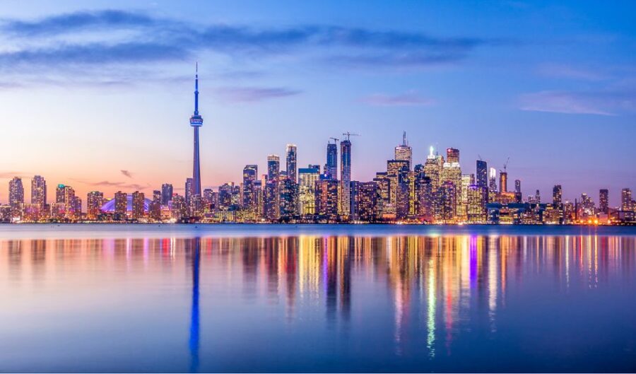 Toronto: Guided Night Tour With CN Tower Entry - Tour Overview