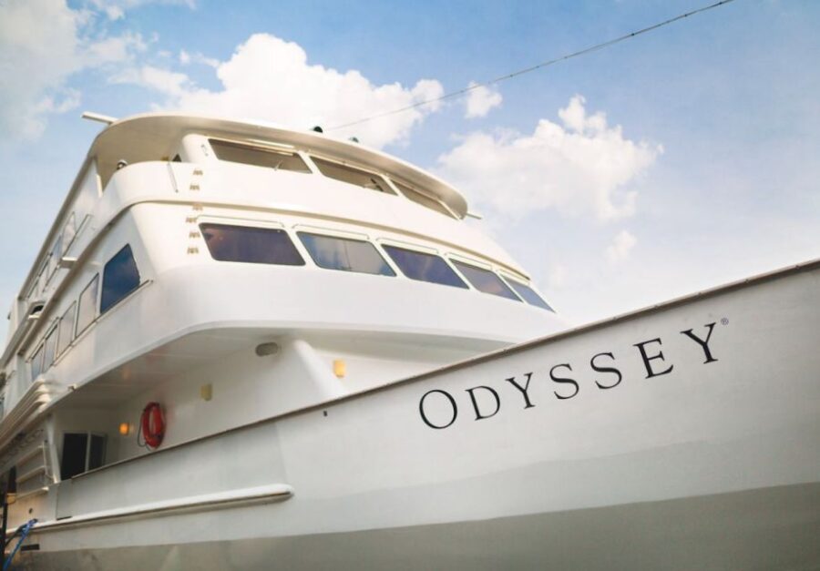 Toronto: Premium Harbor Cruise With Lunch, Brunch, or Dinner