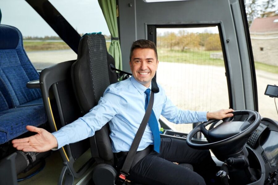 Toronto: Shuttle Transfer Between Downtown and Niagara Falls