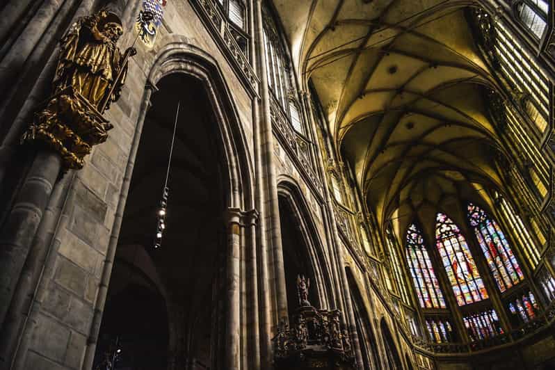 Tour of Prague Castle in Italian Language Ticket Included