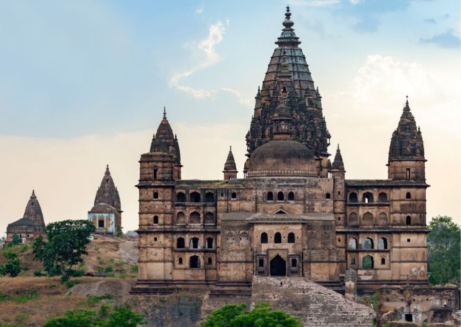Touristic Highlights of Orchha & Jhansi Full Day Tour by Car