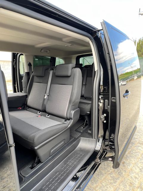 Transfer Lisbon Airport to Downtown Lisbon (any Hotel) - Reliable and Punctual Transfer