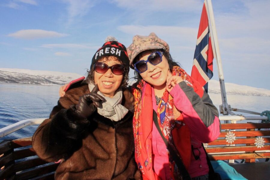Tromsø: Wildlife Bird Fjord Cruise With Lunch and Drinks