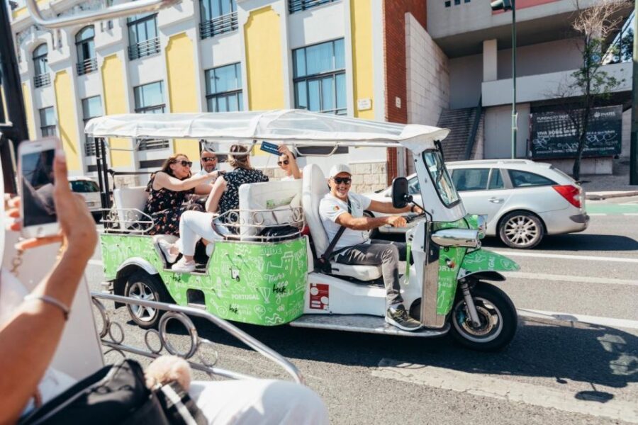 Tuk Tuk Lisbon: Street Art 2-Hour