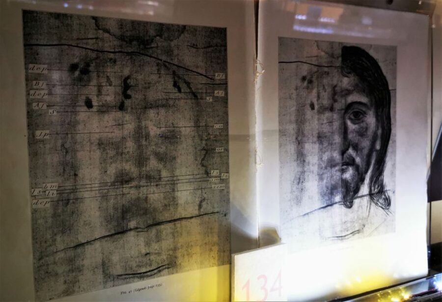 Turin: Private Tour on The Path of The Holy Shroud
