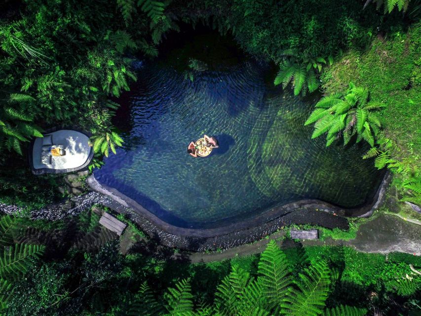 Ubud: Floating Breakfast, Jungle Swing & Spa Romantic Tour