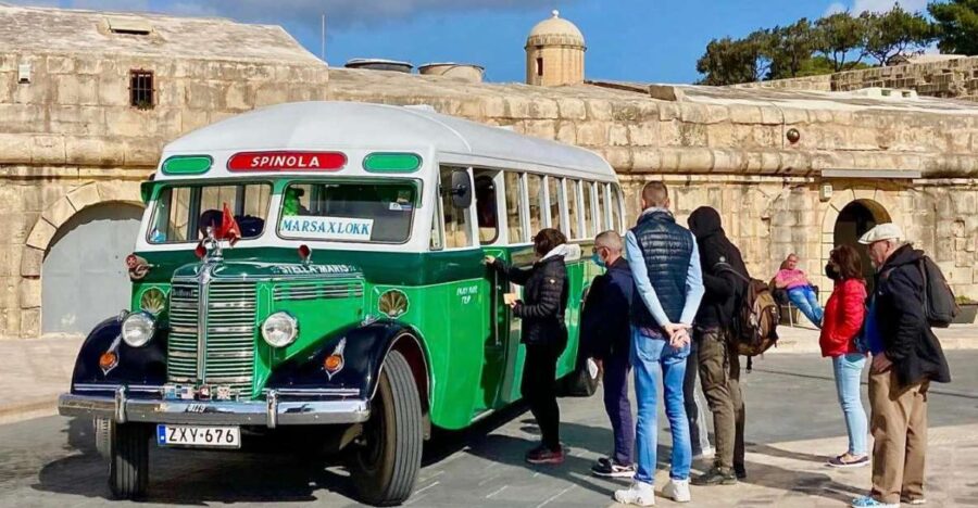 Valletta: Sunday Vintage Bus to Marsaxlokk