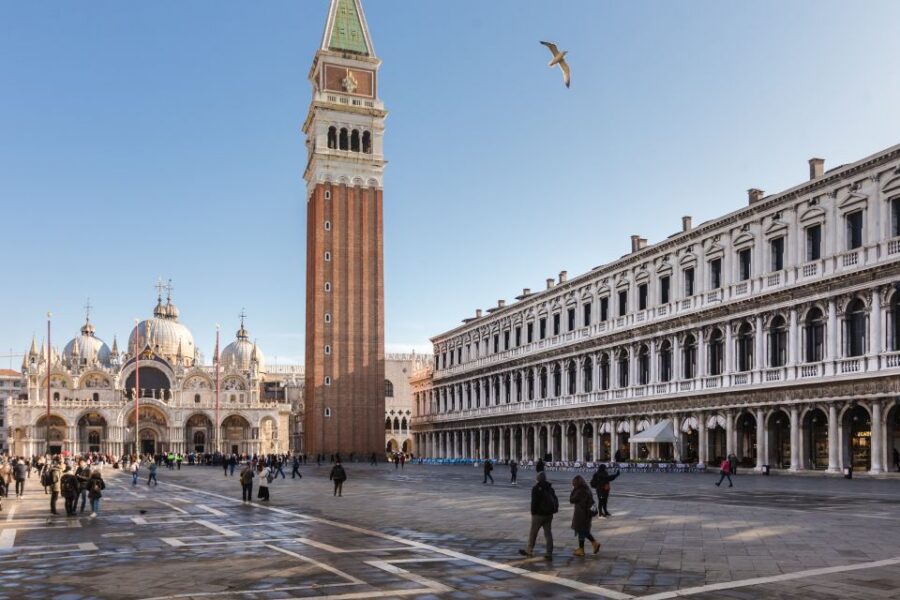 Venice: Basilica, Doges Palace, Gondola Ride Guided Tour - Tour Overview
