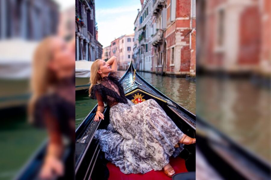 Venice: City Portrait Session With Professional Photographer