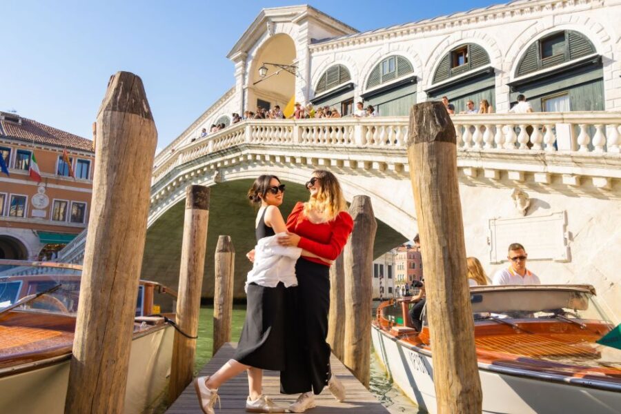 Venice: Professional Photoshoot at the Rialto Bridge
