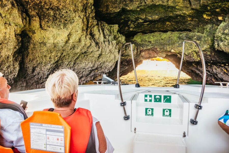 Vilamoura: Benagil Cave Boat Tour With Entry