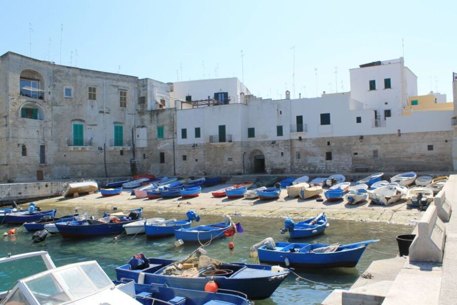 Walking Tour In The Wonderful Monopoli
