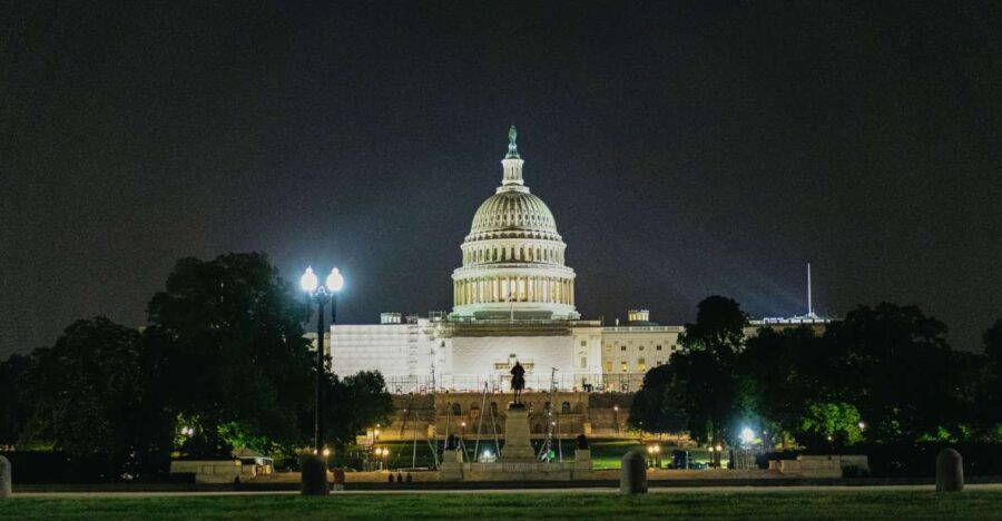 Washington DC: National Mall Night Bus Tour