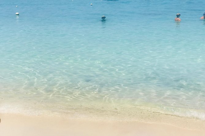 West Bay Beach Break / Monkey and Sloth Sanctuary