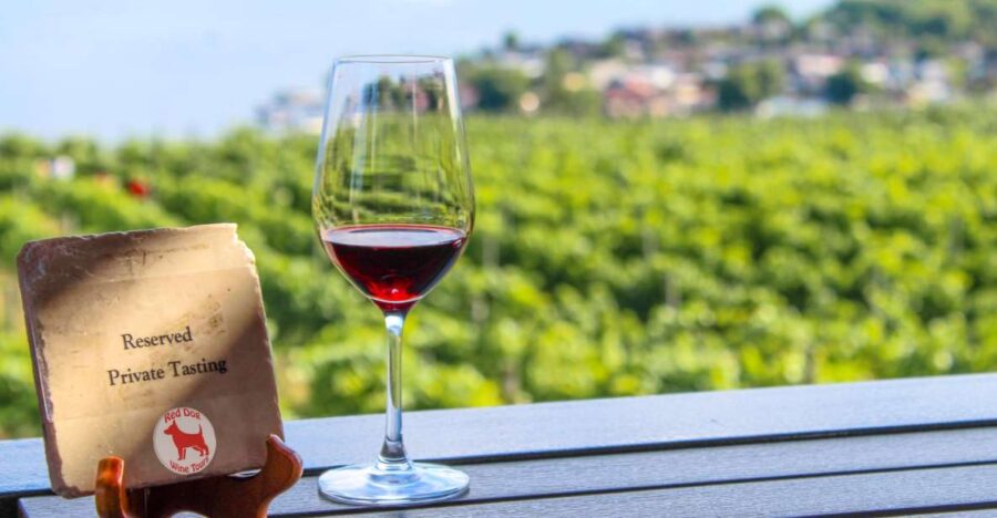 West Kelowna: Afternoon Sightseeing and Wine Tour