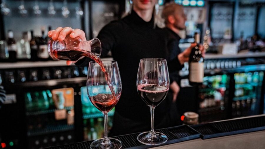 Wine Tasting Walk in Jewish Quarter Bars - Tour Overview