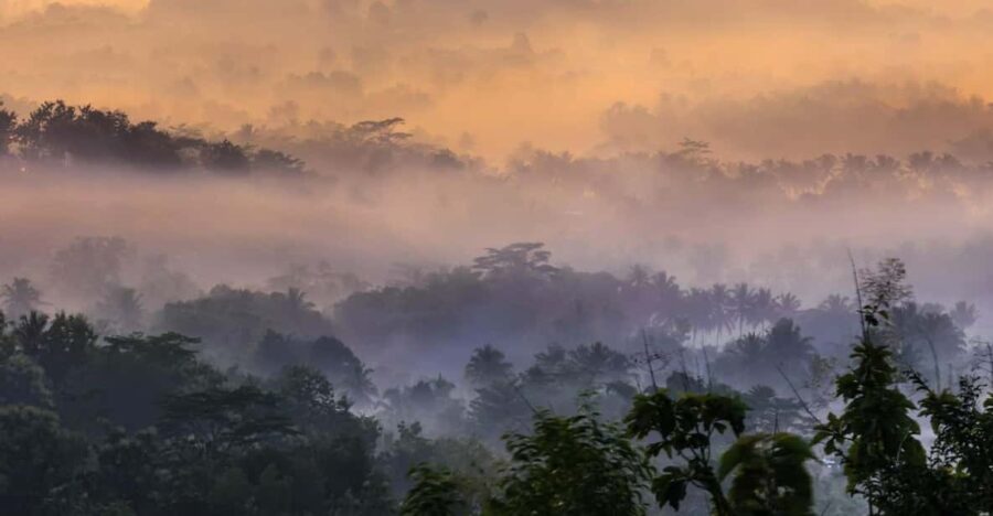 YOGYAKARTA: SETUMBU HILL SUNRISE/BOROBUDUR/DIENG PLATEAU