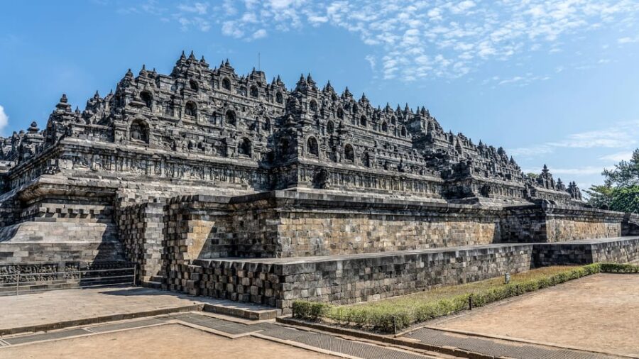 Yogyakarta:(EntranceTicketOnly)Borobudur&PrambananTempleTour