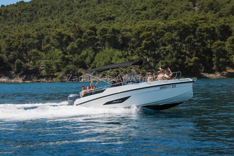 Zadar: 3-Island Speedboat Tour With Snorkeling