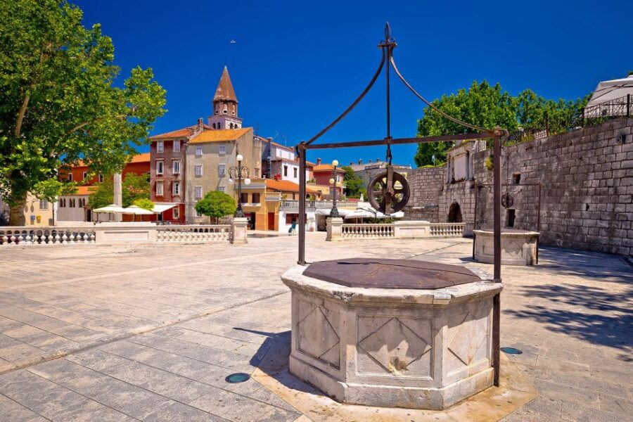 Zadar: Old Town Evening Group Guided Walking Tour