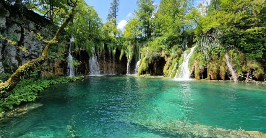Zadar: Plitvice Lakes Day Trip With Guide and Boat Tour